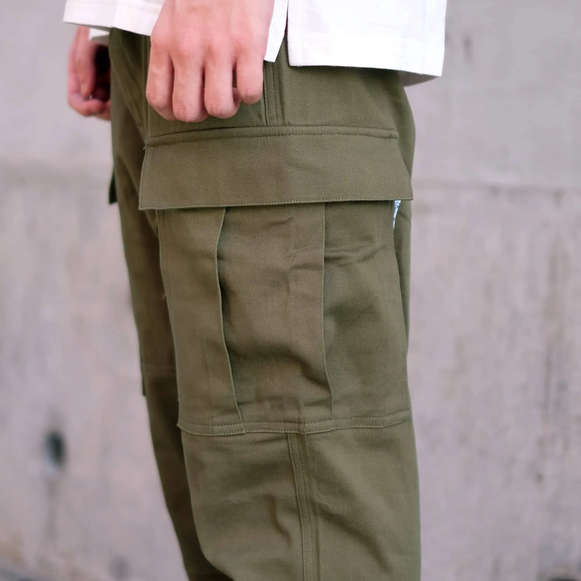 Boysnextdoor Cropped Cargo Chino Pants in Green