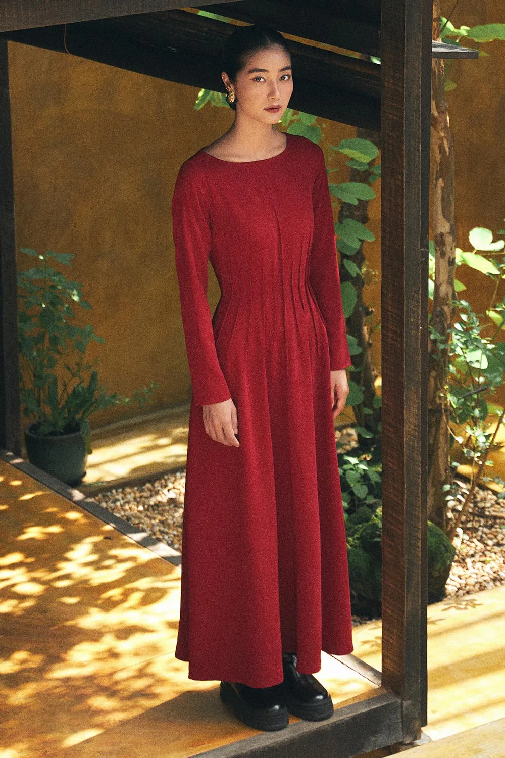 Kaliyah A-line Long Sleeved Spandex Velvet Midi Dress